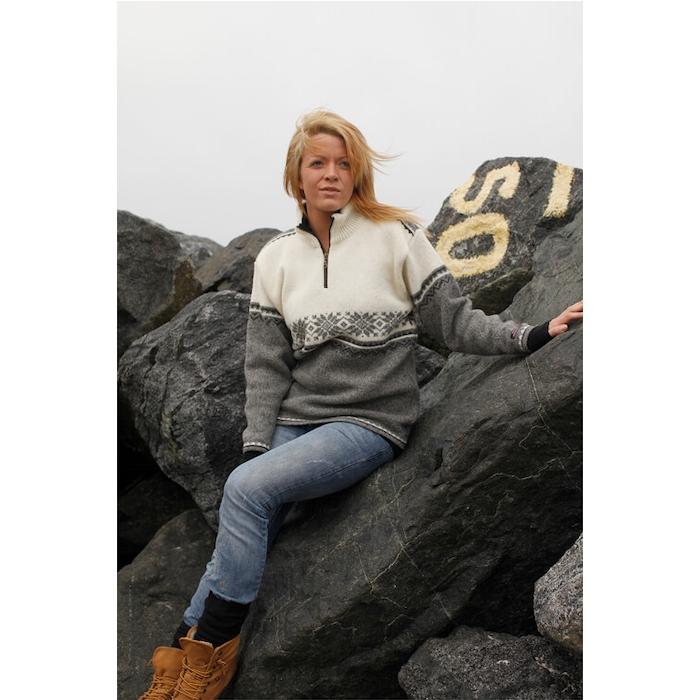 Norsk Uld Sweater med Kort Lynlås – Stilfuld Elegance