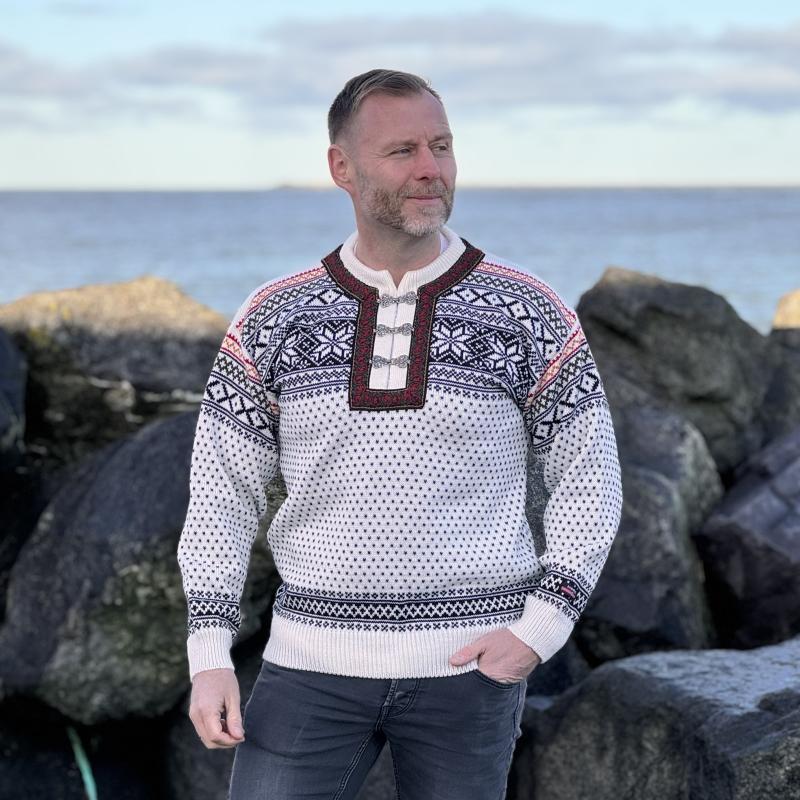 Norsk Striktrøje fra Wool Of Scandinavia - Tidløs Stil!