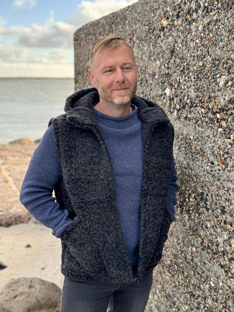 Uld Bodywarmer med Hætte – Stilfuld Grå Vest til Vinteren