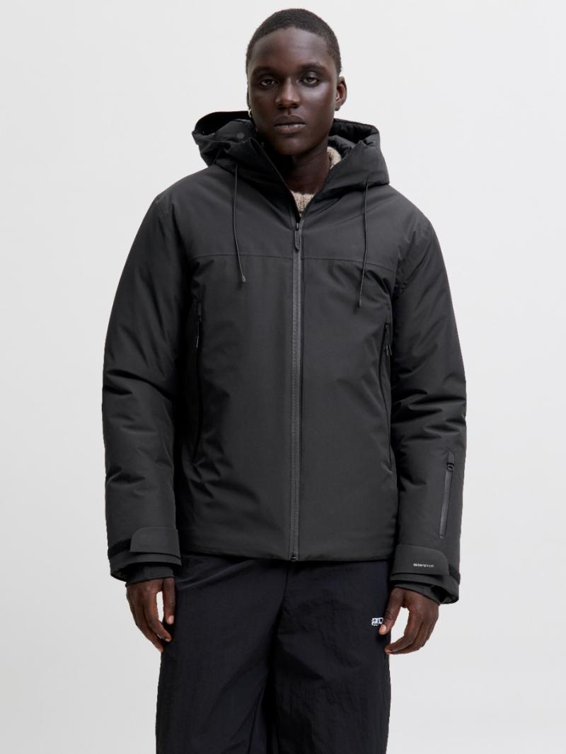 Teknisk Jakke fra Jack & Jones - Sort Kvalitet 100% Polyester
