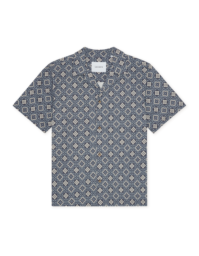 Lukas Arabesque Aop Ss Shirt fra Les Deux