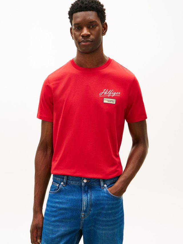 Modern Ath Graphic Badge Tee fra Tommy Hilfiger
