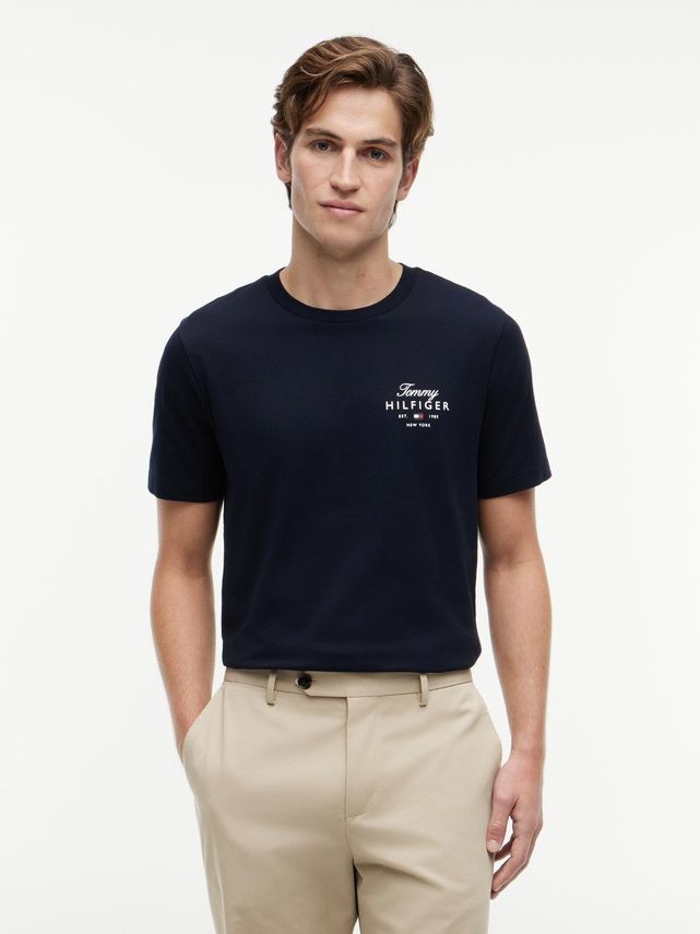Script Stack Regular Tee fra Tommy Hilfiger