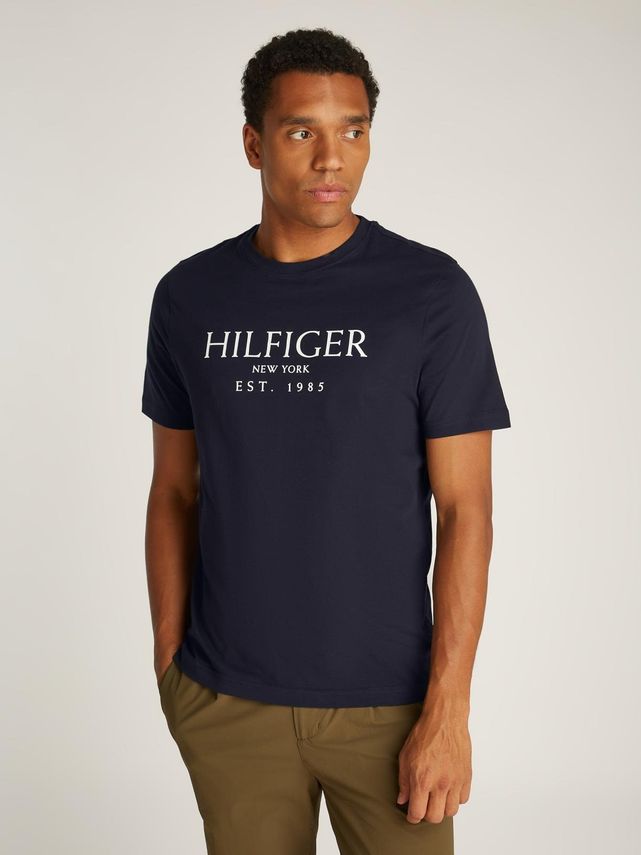 Stort Hilfiger T-shirt fra Tommy Hilfiger - Black Friday Tilbud!