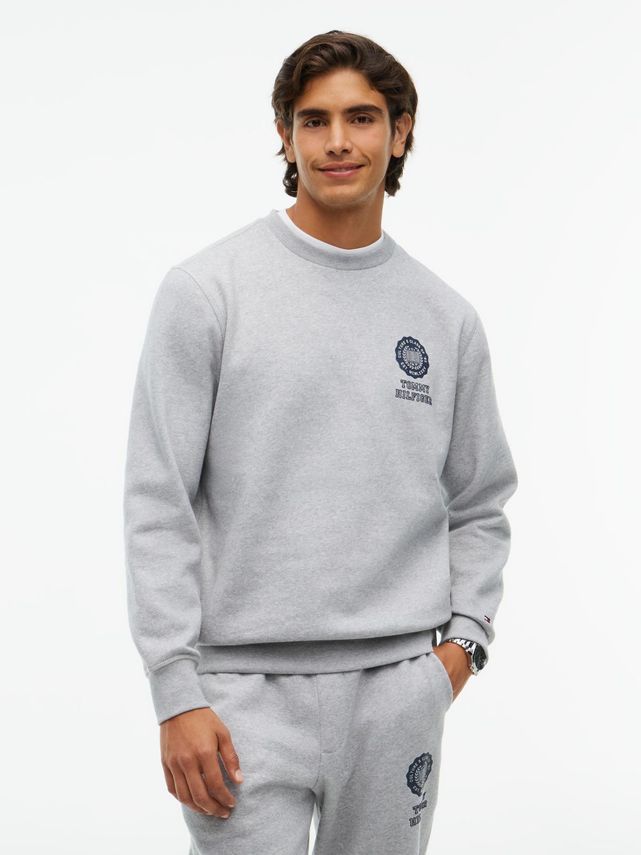 Varsity Roundel Reg Fleece Crew fra Tommy Hilfiger